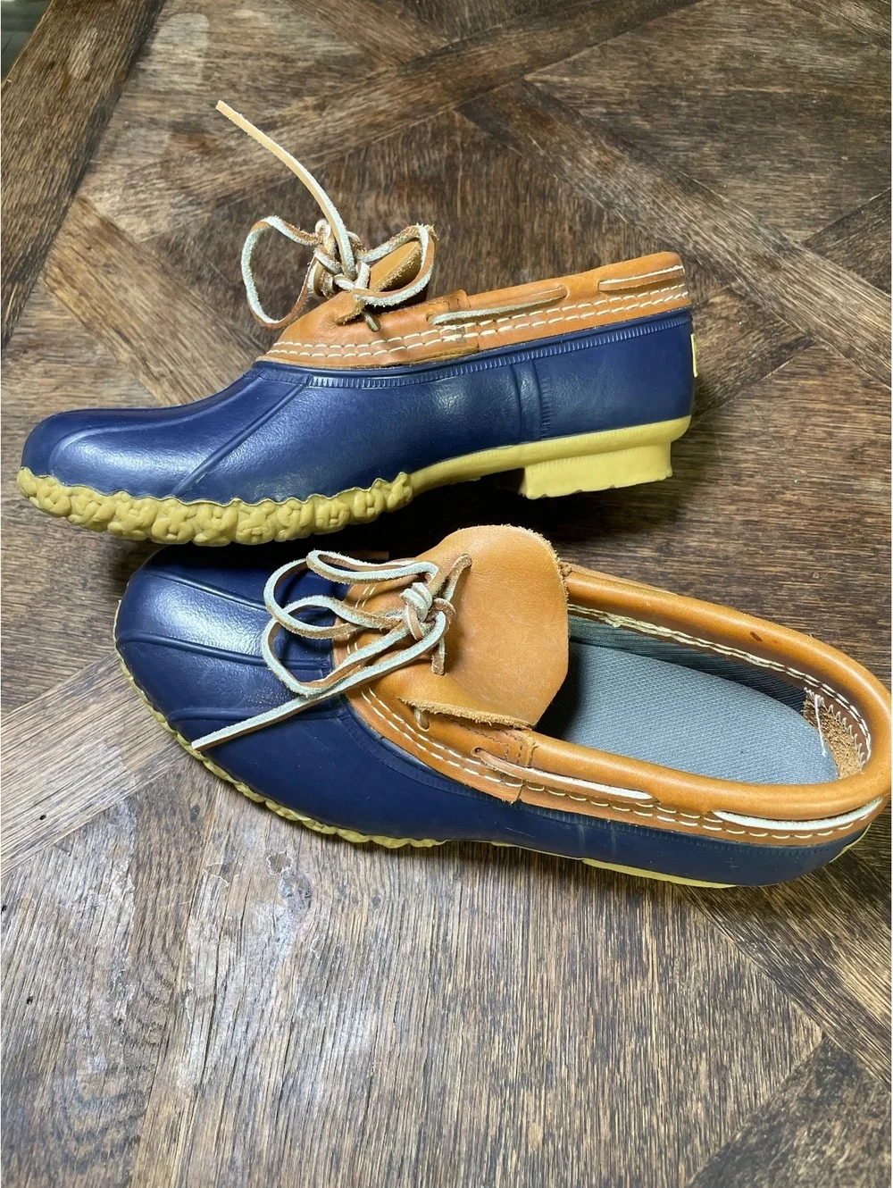 LL Bean navy blue rubber and tan leather ankle boat boot size 8 - Picture 2 of 5